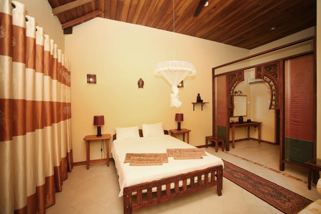 Lazy Lizard Hotel 高尔 外观 照片